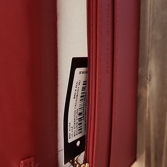 Badgley Mischka NWT, big diamond crossbody w/round studs - Picture 7 of 12